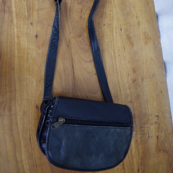 Black Leather Distressed Fanny Pack - Picture 3 of 10